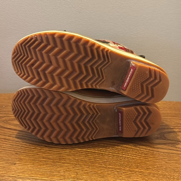 Women’s Sorel Tovoli waterproof boots Red plaid. Size 7. - Picture 5 of 5